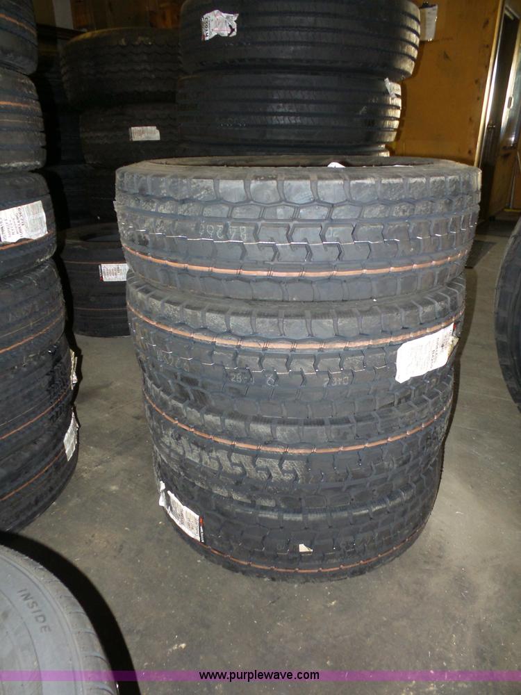 image for item BS9580 (4) Yokohama 225/70R19.5 tires