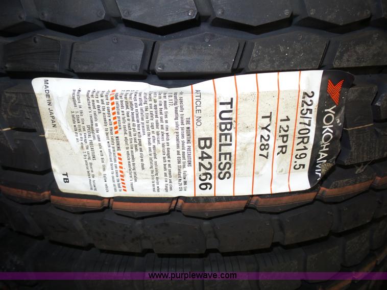 image for item BS9580 (4) Yokohama 225/70R19.5 tires