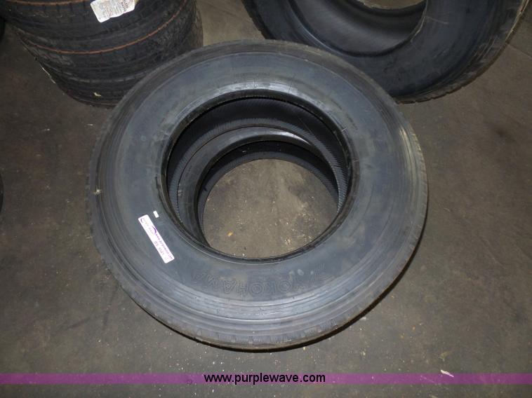image for item BS9581 (2) Yokohama 295/75R22.5 tires