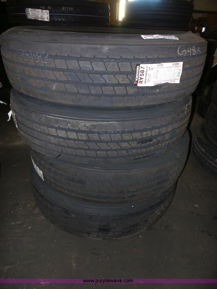image for item BS9586 (4) Yokohama 285/75R24.5 tires