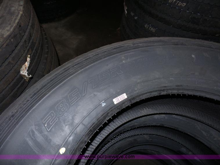 image for item BS9586 (4) Yokohama 285/75R24.5 tires