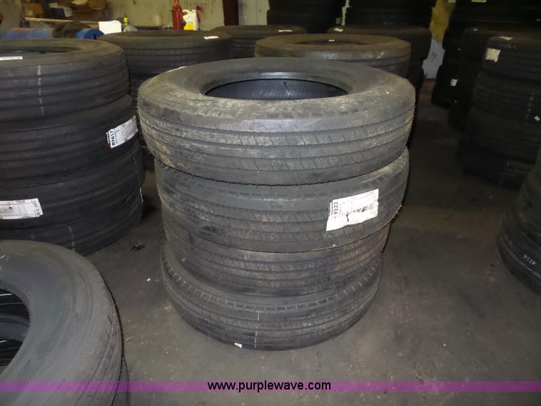 image for item BS9589 (4) Yokohama 11R24.5 tires