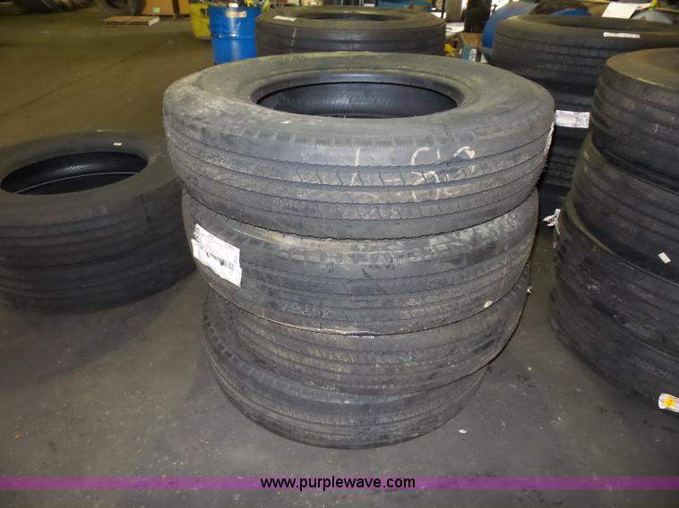 image for item BS9589 (4) Yokohama 11R24.5 tires