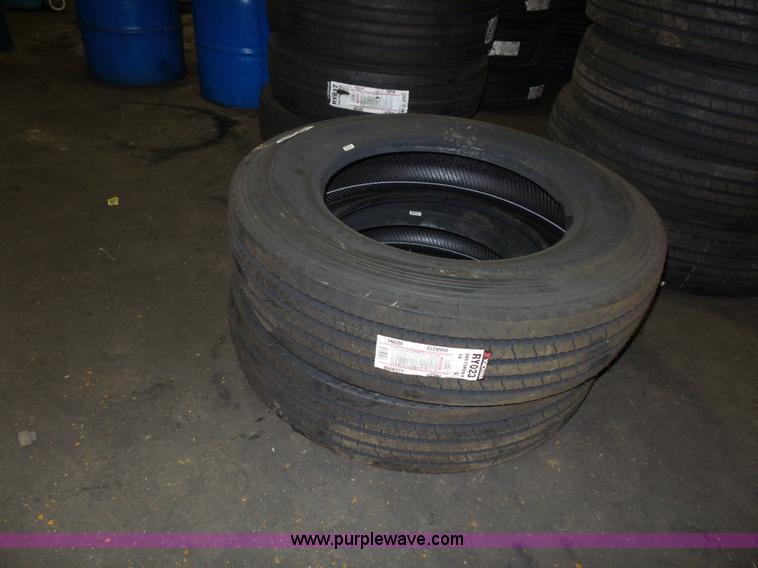 image for item BS9596 (2) Yokohama 285/75R24.5 tires