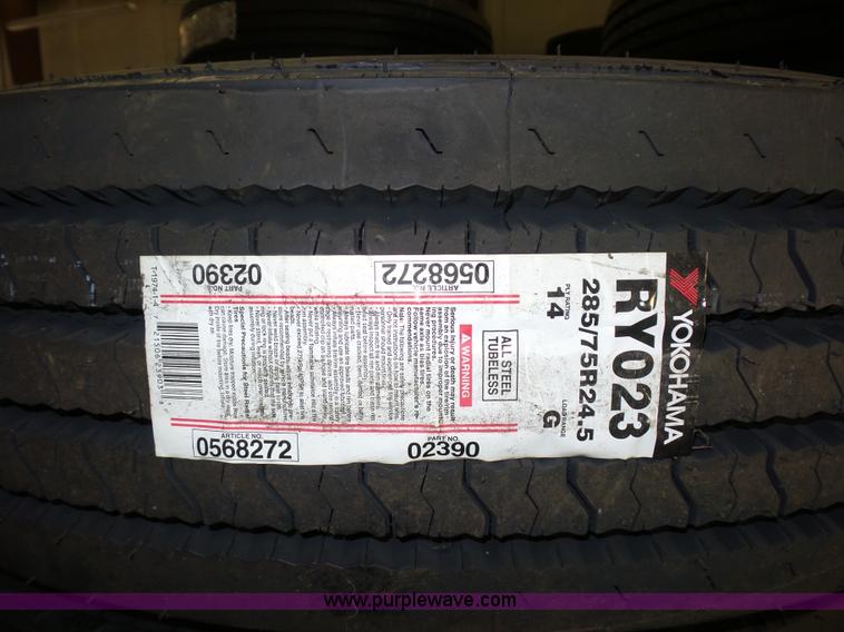 image for item BS9596 (2) Yokohama 285/75R24.5 tires