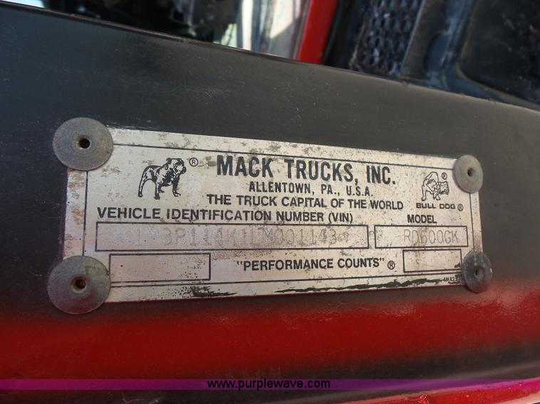 image for item BS9827 1990 Mack RD600K dump truck