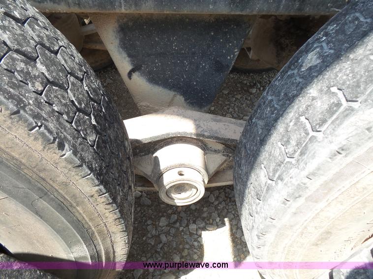 image for item BS9827 1990 Mack RD600K dump truck