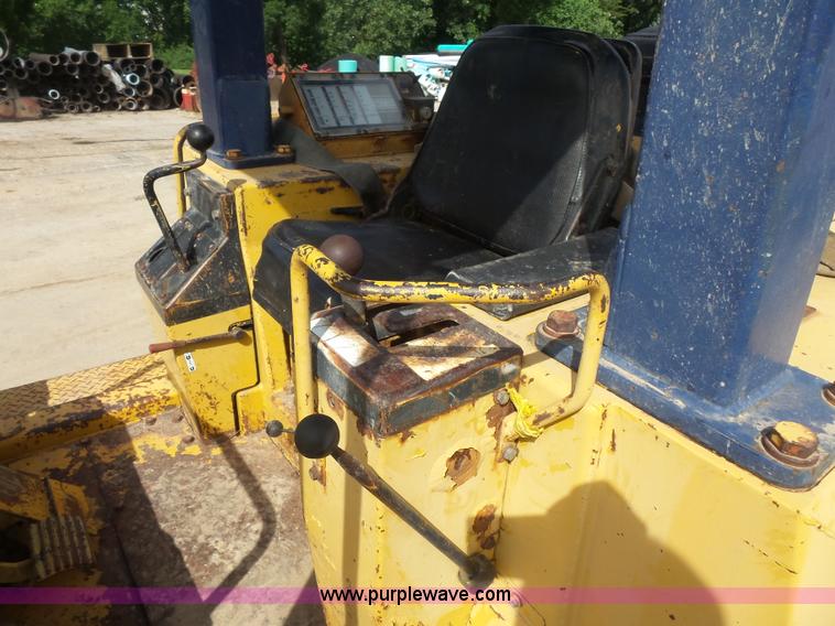 image for item BS9828 1993 Komatsu D66S track loader
