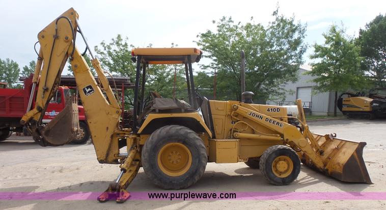 image for item BS9830 1993 John Deere 410D backhoe