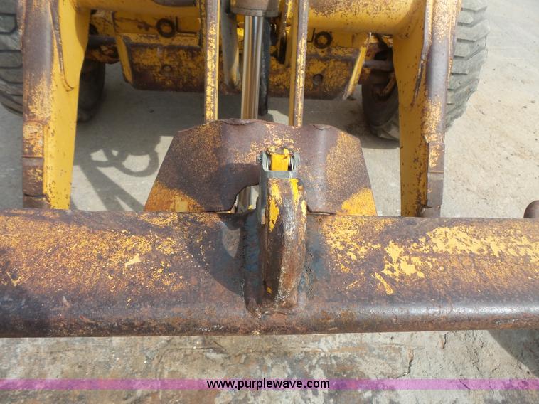 image for item BS9830 1993 John Deere 410D backhoe