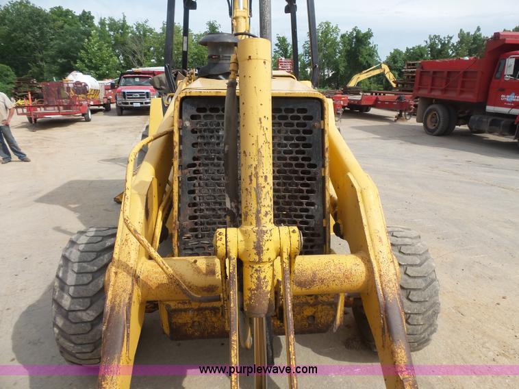 image for item BS9830 1993 John Deere 410D backhoe
