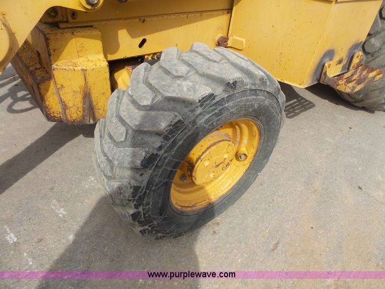 image for item BS9830 1993 John Deere 410D backhoe