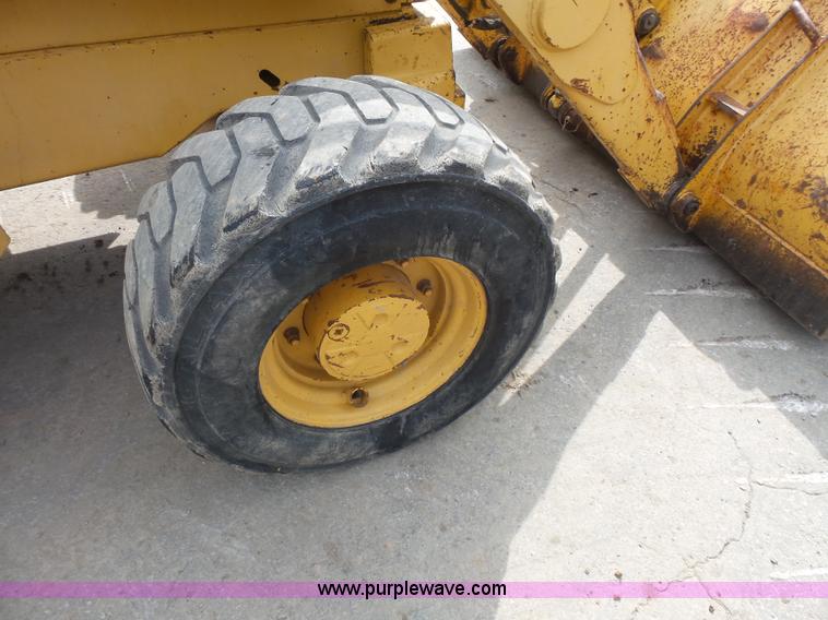 image for item BS9830 1993 John Deere 410D backhoe