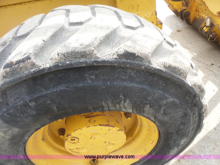 image for item BS9830 1993 John Deere 410D backhoe