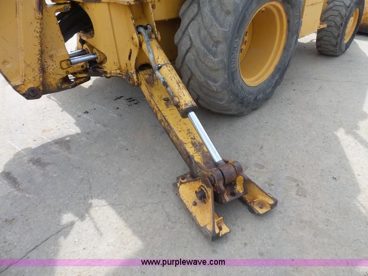 image for item BS9830 1993 John Deere 410D backhoe