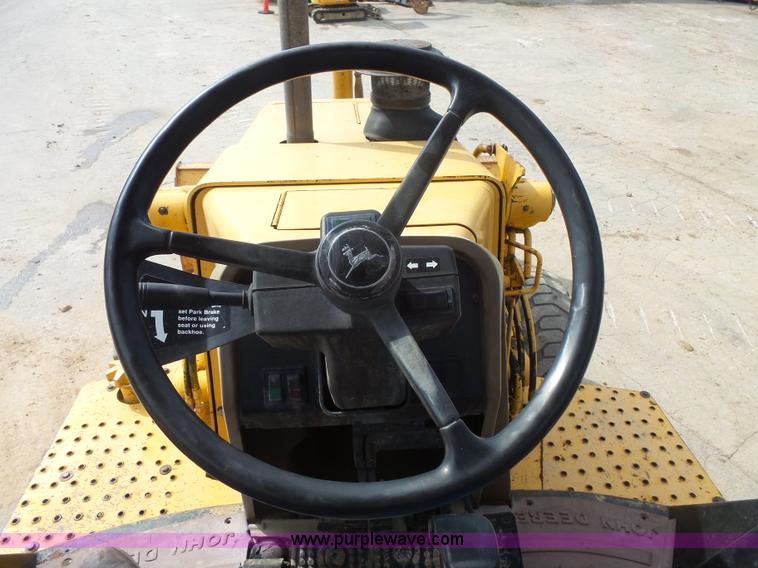 image for item BS9830 1993 John Deere 410D backhoe