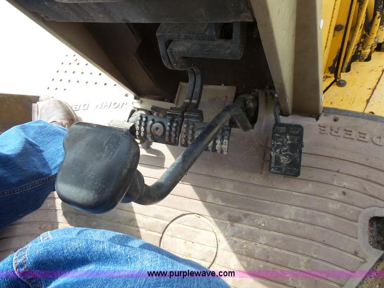 image for item BS9830 1993 John Deere 410D backhoe