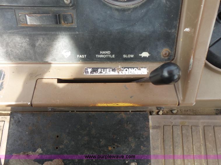 image for item BS9830 1993 John Deere 410D backhoe