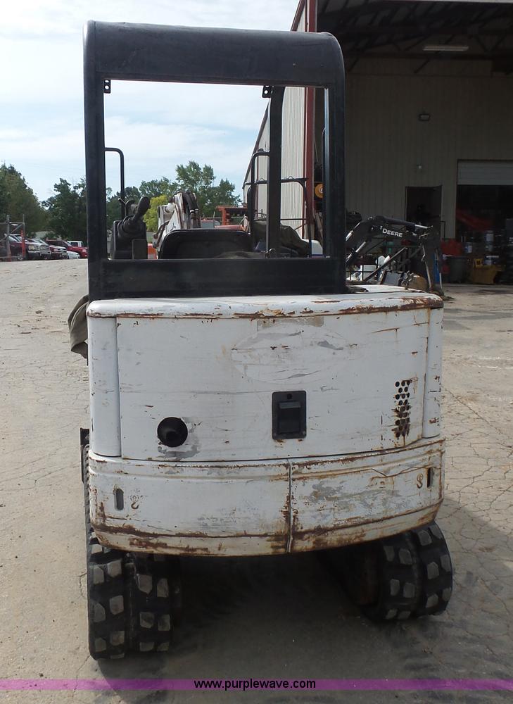 image for item BS9831 1997 Bobcat X325 compact excavator