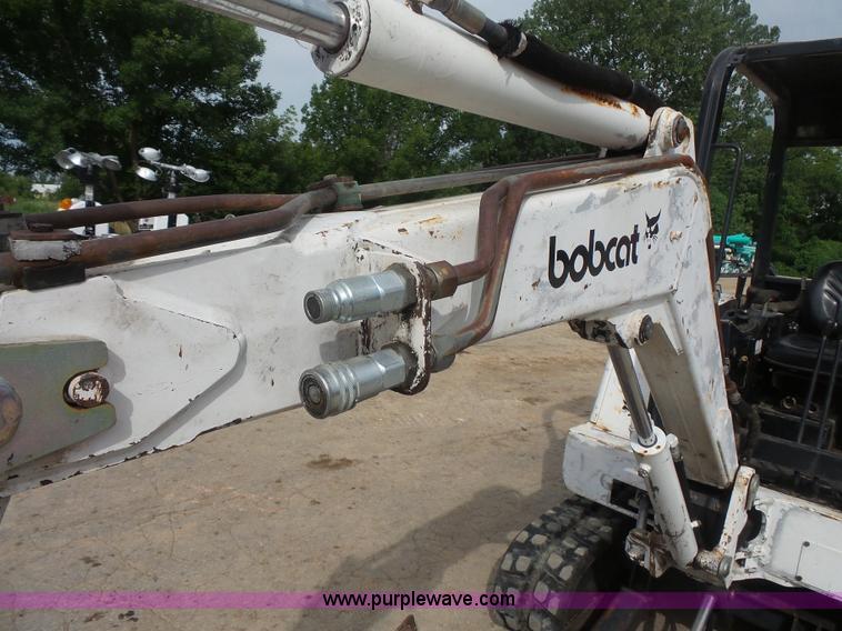 image for item BS9831 1997 Bobcat X325 compact excavator