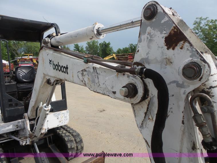 image for item BS9831 1997 Bobcat X325 compact excavator