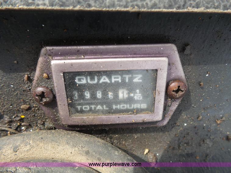 image for item BS9831 1997 Bobcat X325 compact excavator