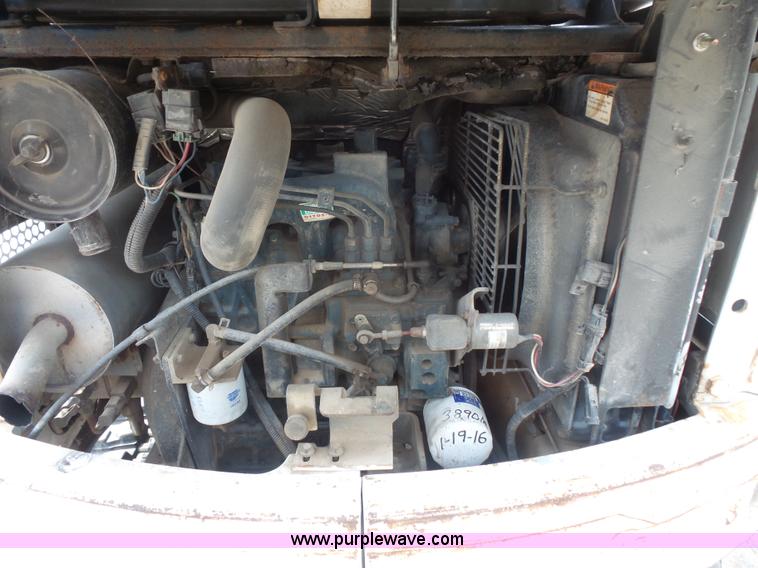 image for item BS9831 1997 Bobcat X325 compact excavator