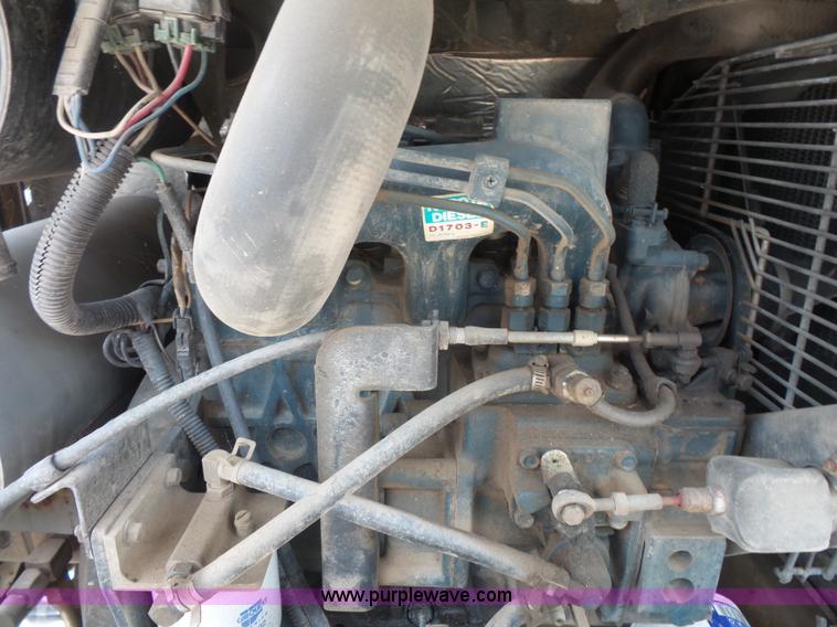 image for item BS9831 1997 Bobcat X325 compact excavator