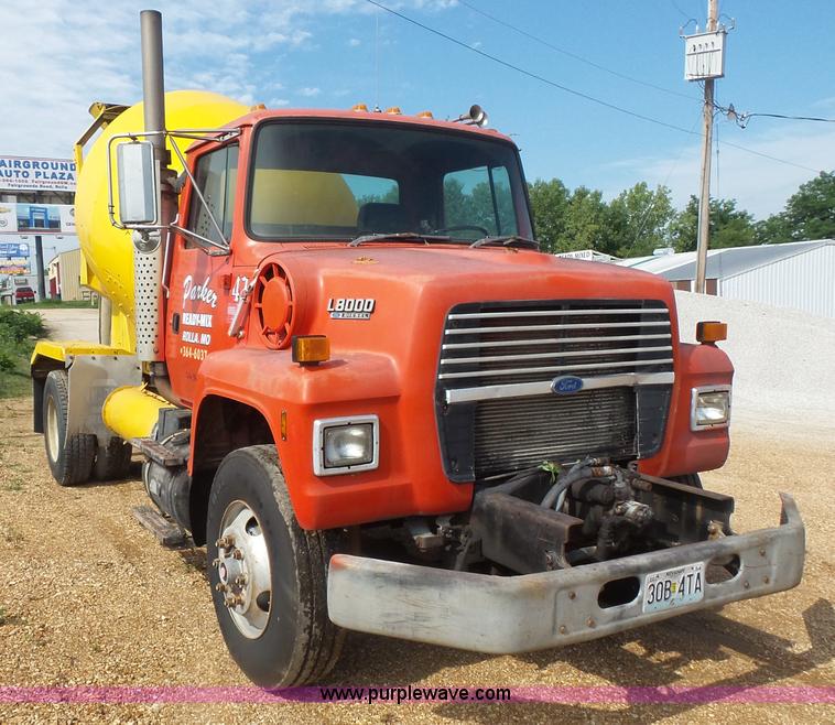 image for item BS9890 1993 Ford L8000 mixer truck