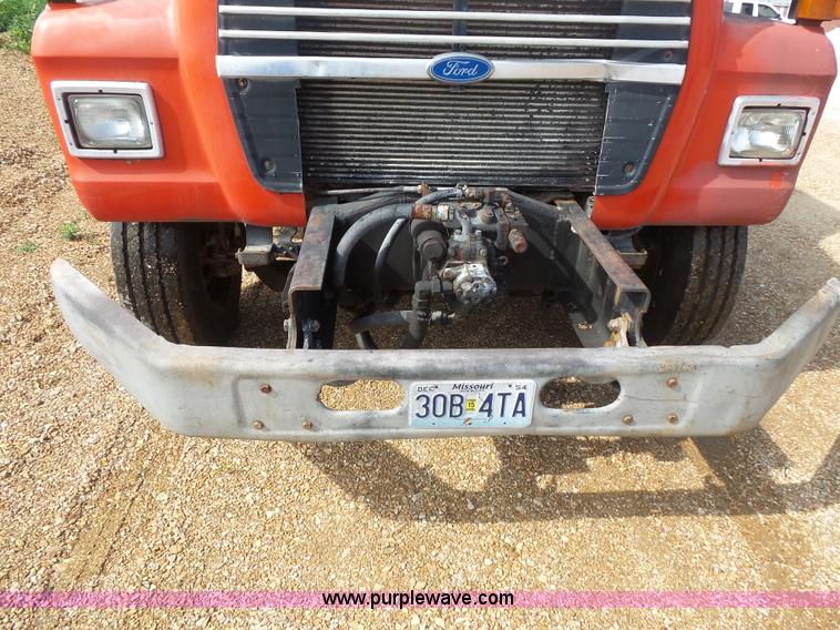 image for item BS9890 1993 Ford L8000 mixer truck