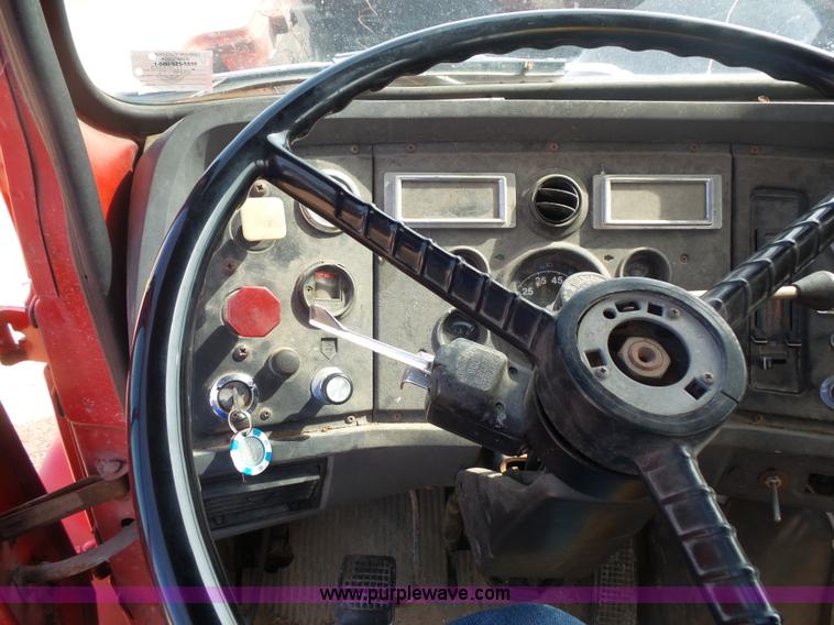 image for item BS9890 1993 Ford L8000 mixer truck