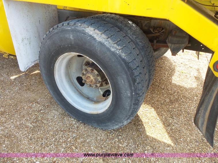 image for item BS9890 1993 Ford L8000 mixer truck