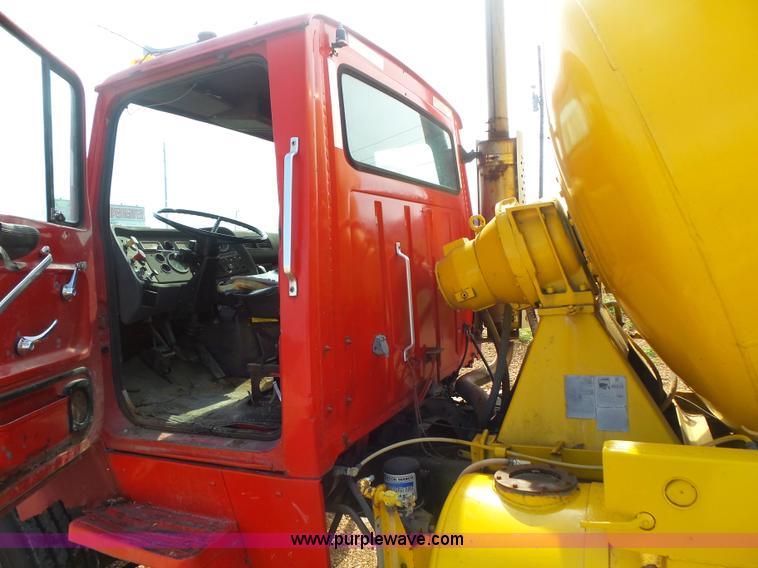 image for item BS9890 1993 Ford L8000 mixer truck