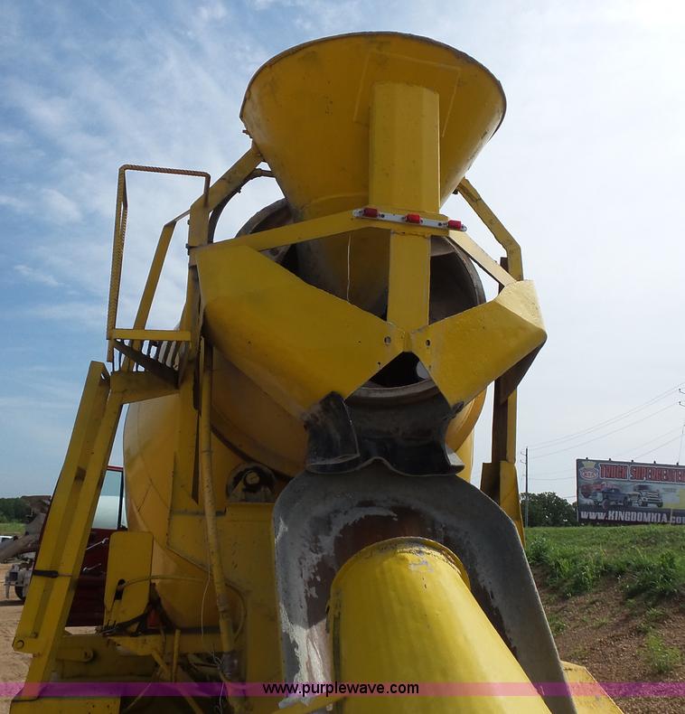 image for item BS9890 1993 Ford L8000 mixer truck