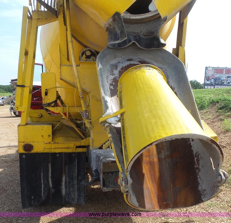 image for item BS9890 1993 Ford L8000 mixer truck