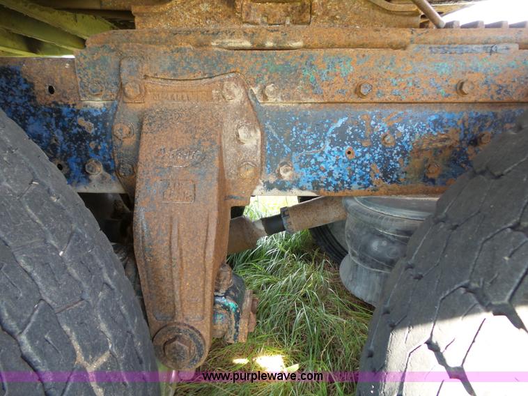 image for item BW9054 1978 Peterbilt 352M semi truck