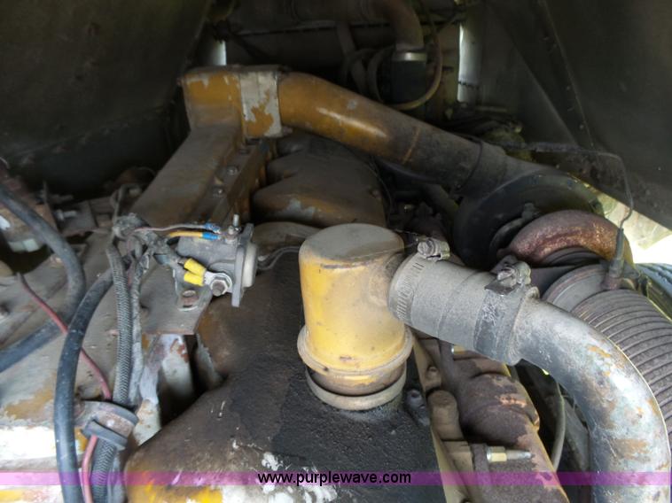 image for item BW9054 1978 Peterbilt 352M semi truck