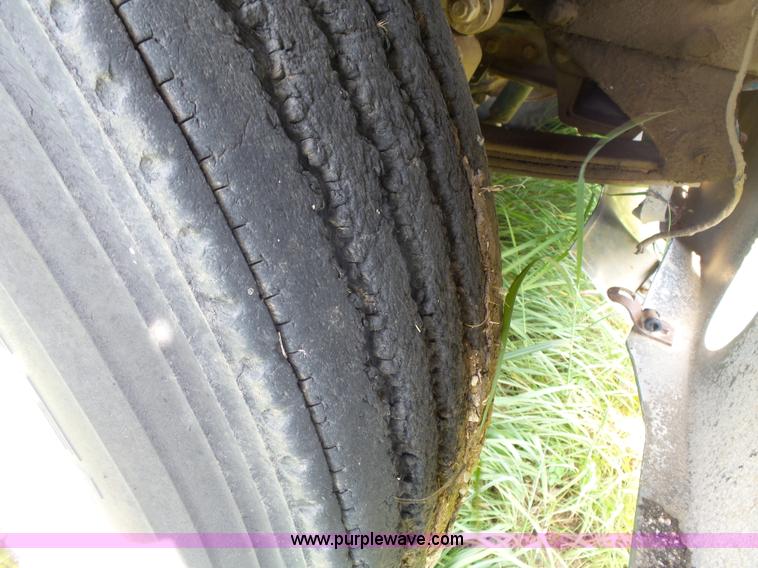 image for item BW9054 1978 Peterbilt 352M semi truck