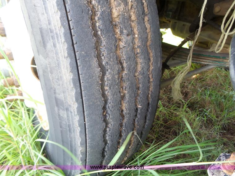 image for item BW9054 1978 Peterbilt 352M semi truck