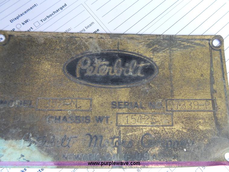 image for item BW9054 1978 Peterbilt 352M semi truck