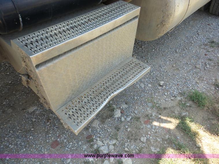 image for item BZ9608 1998 Peterbilt 378 dump truck