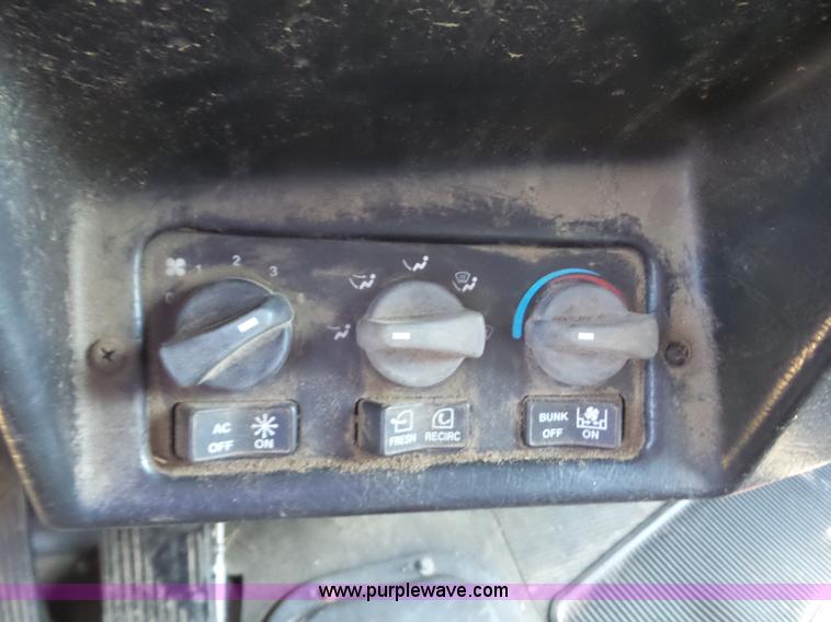 image for item BZ9608 1998 Peterbilt 378 dump truck