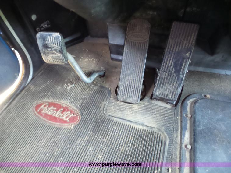 image for item BZ9608 1998 Peterbilt 378 dump truck