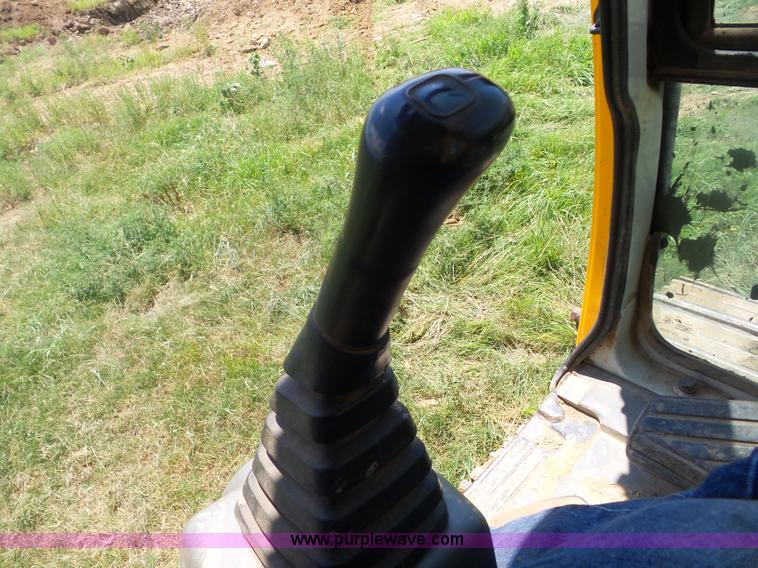 image for item BZ9609 2006 Hyundai Robex 250LC-7 excavator