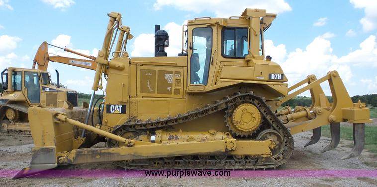 image for item BZ9610 1987 Caterpillar D7H dozer