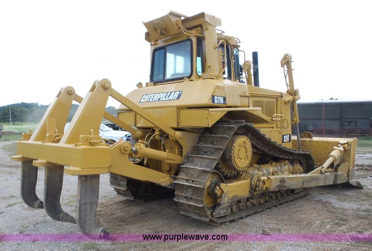 image for item BZ9610 1987 Caterpillar D7H dozer