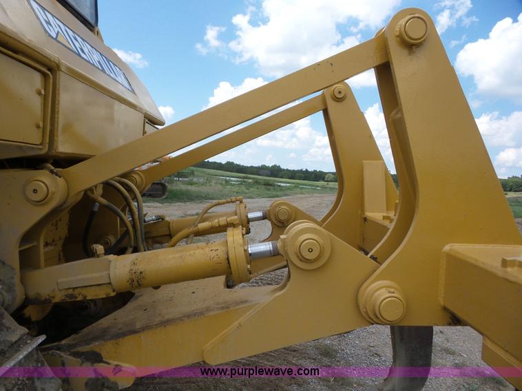 image for item BZ9610 1987 Caterpillar D7H dozer