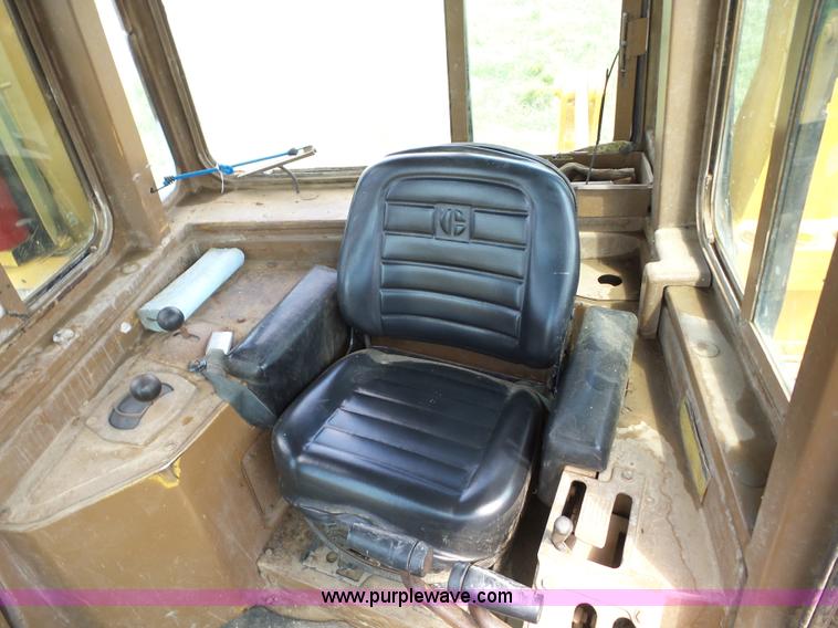 image for item BZ9610 1987 Caterpillar D7H dozer