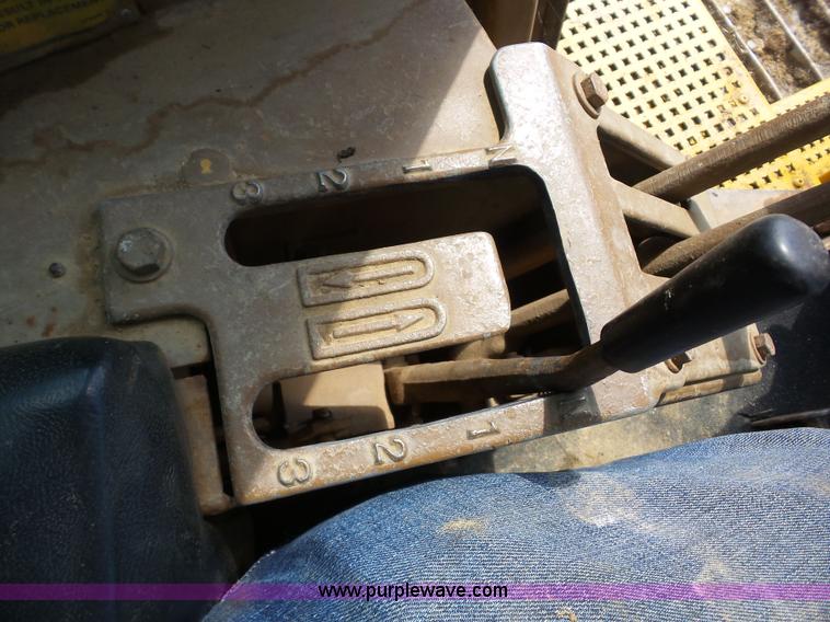 image for item BZ9610 1987 Caterpillar D7H dozer