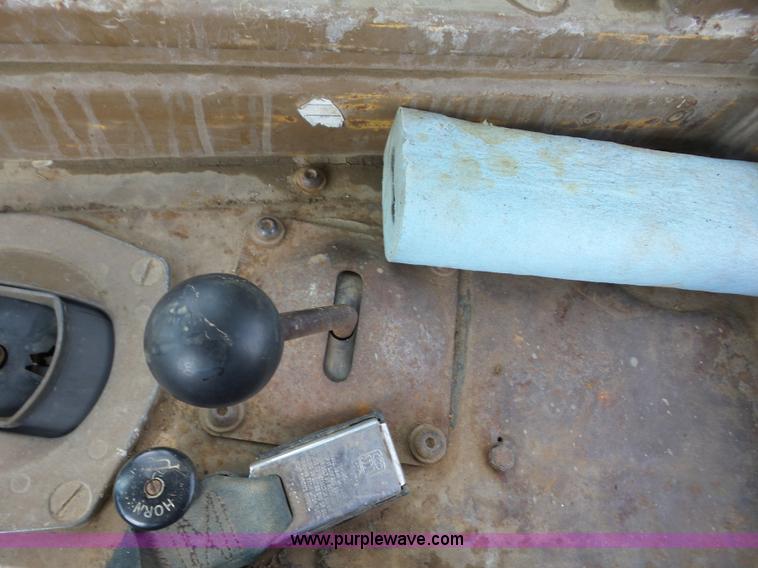 image for item BZ9610 1987 Caterpillar D7H dozer